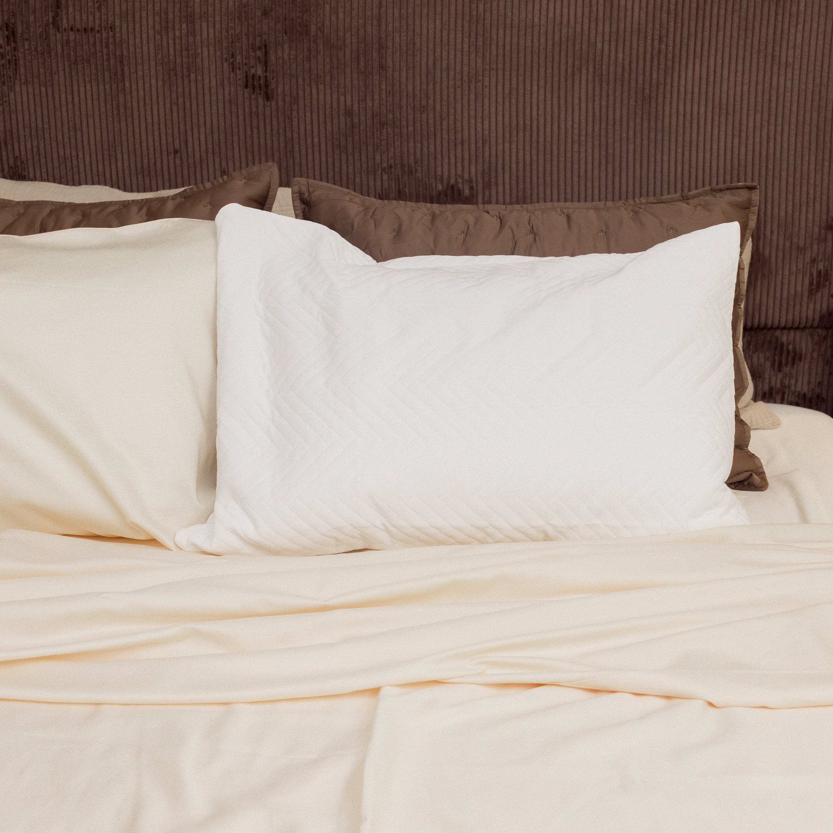 DreamFit® Pillow Protectors Waterproof Pillow Protector | DreamCool® Collection Protective Pillow Covers For Spills - Waterproof Cooling Protector